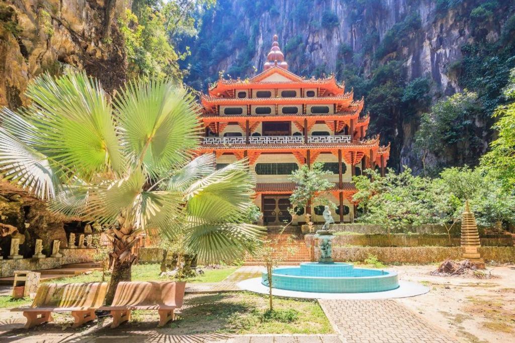 Mornington Hotel Medan Ipoh Buitenkant foto