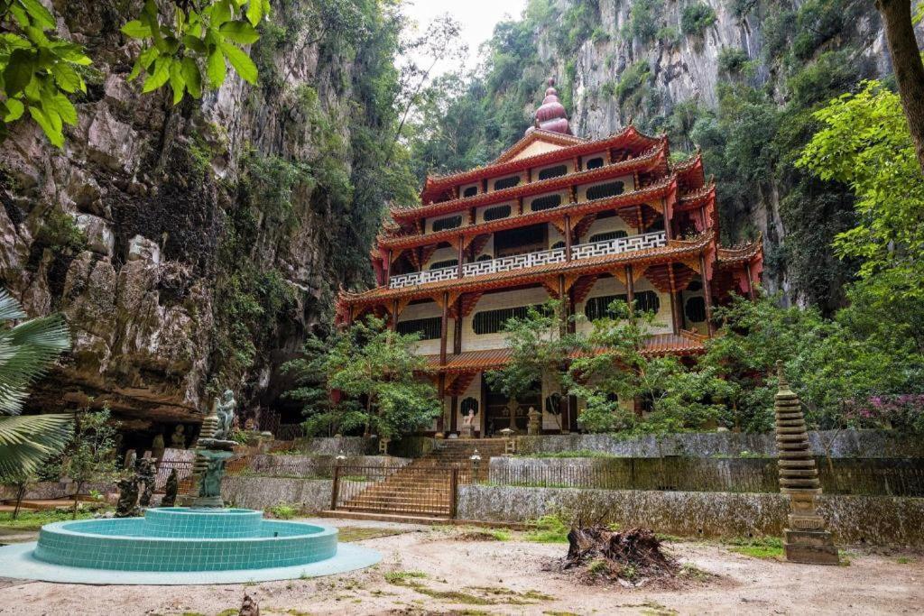 Mornington Hotel Medan Ipoh Buitenkant foto