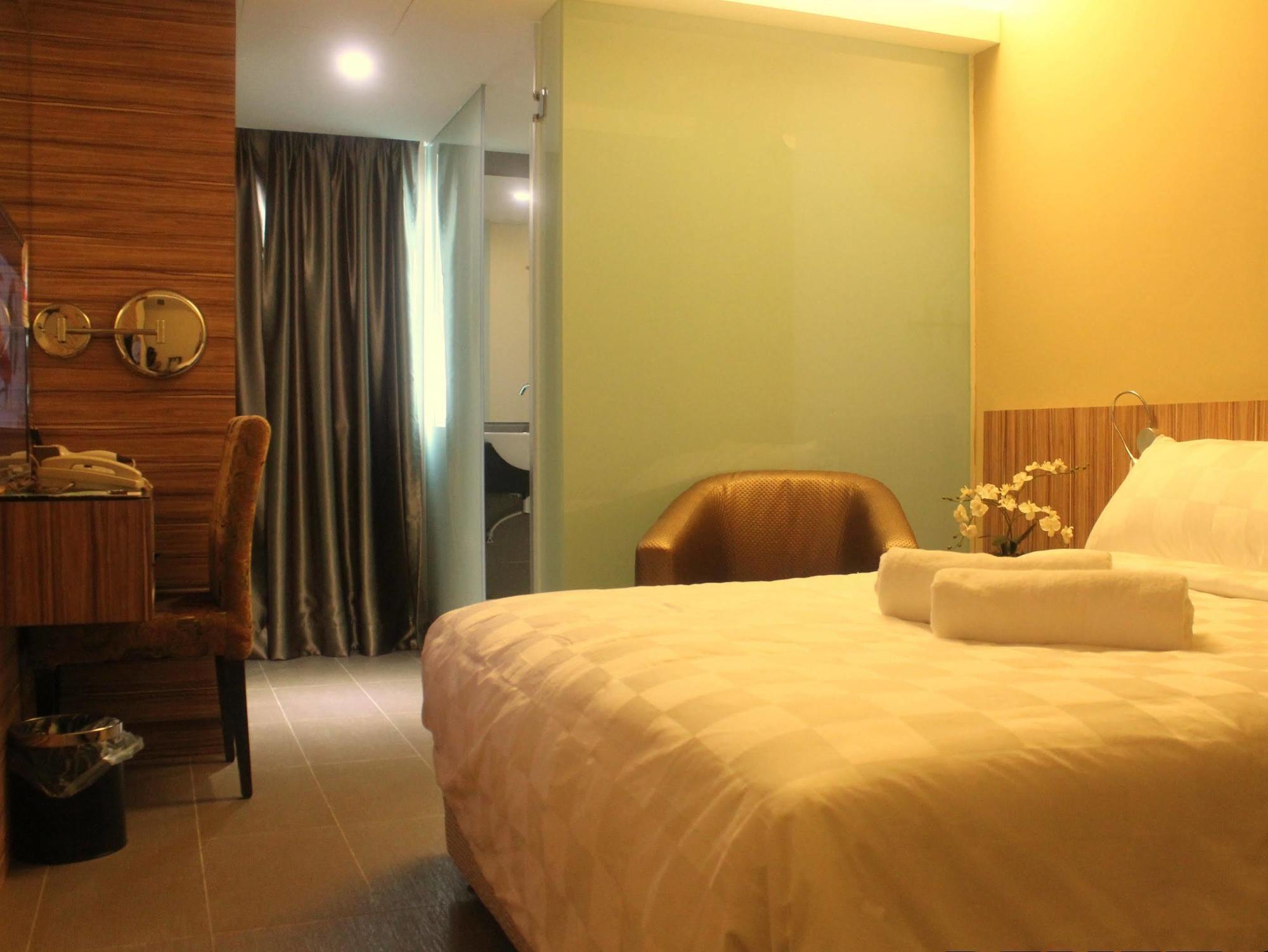 Mornington Hotel Medan Ipoh Buitenkant foto