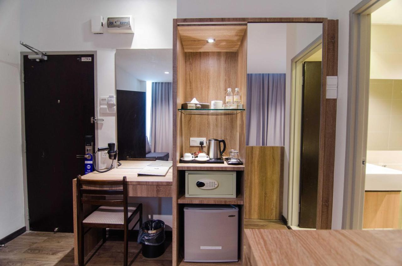 Mornington Hotel Medan Ipoh Buitenkant foto